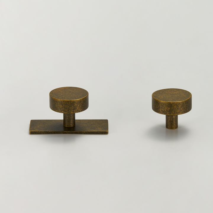 BALBI | Solid Brass Knob With Backplate