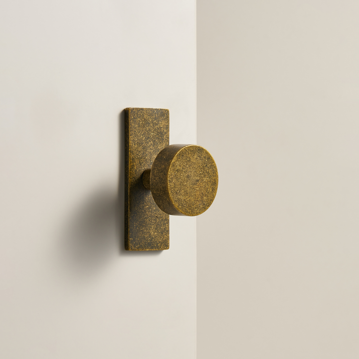 BALBI | Solid Brass Knob With Backplate